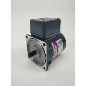  Silnik indukcyjny 1-faz 230VAC, 50Hz, 40W Z puszką połączeniową.